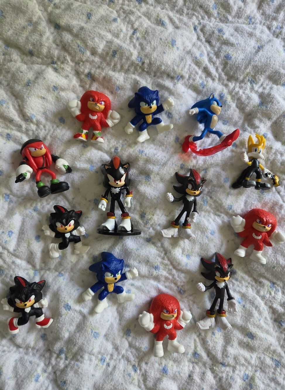 Sonic the Hedgehog Collectible Figure Set - Blue, Red, Black, Yellow